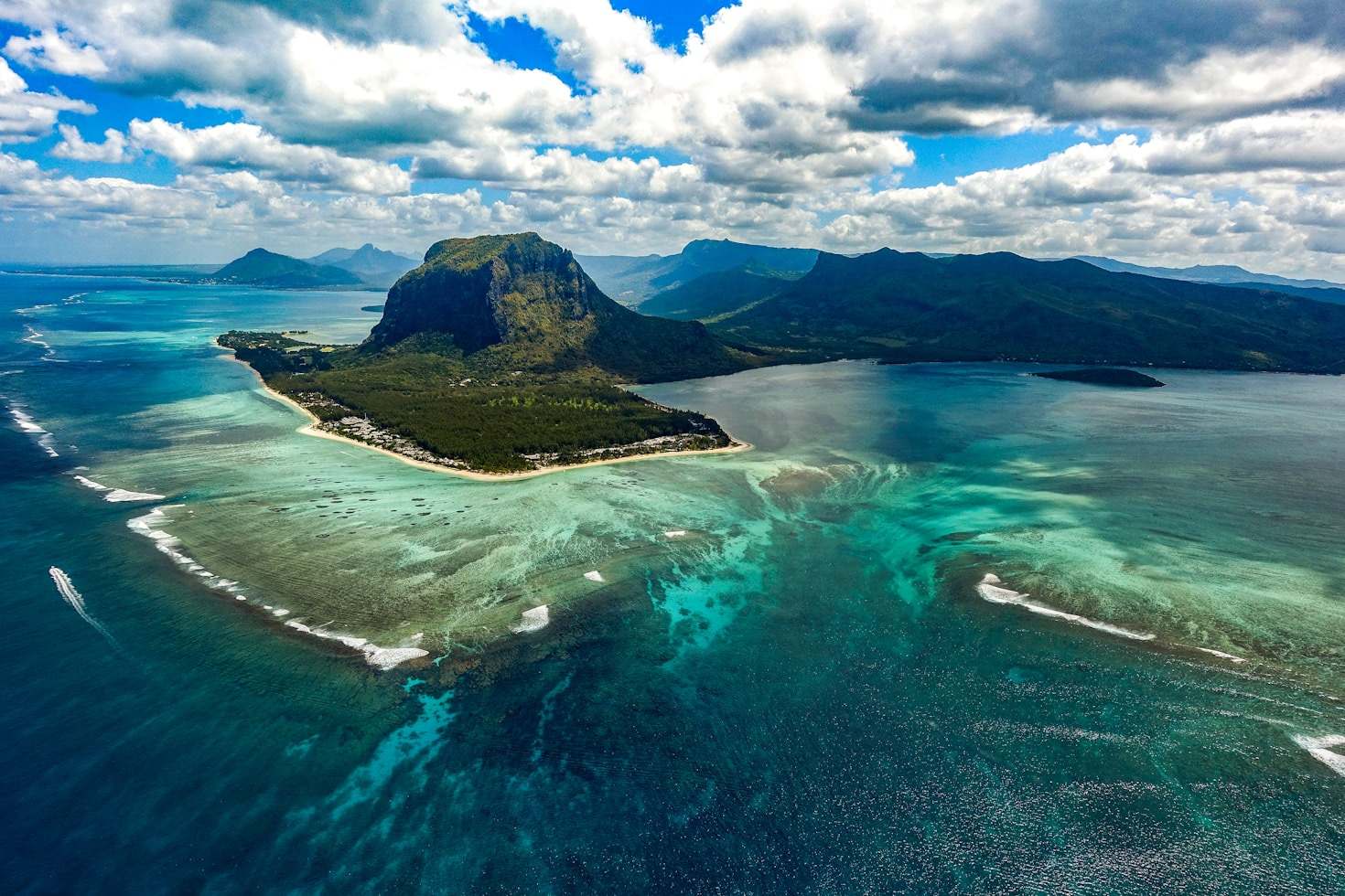 Top Reasons to Invest in Mauritius Real Estate